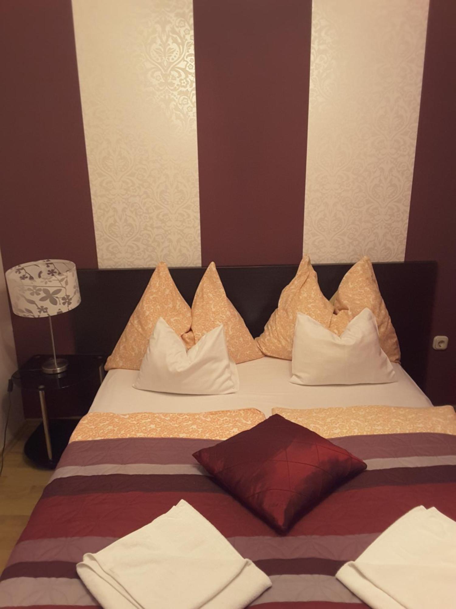 Isabell Apartments Γκιόρ Εξωτερικό φωτογραφία